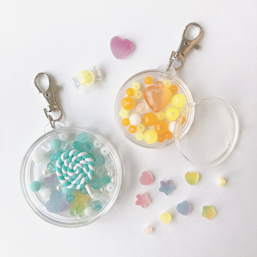 キャンドゥ 缶バッジ対応キーホルダーキット ビーズ