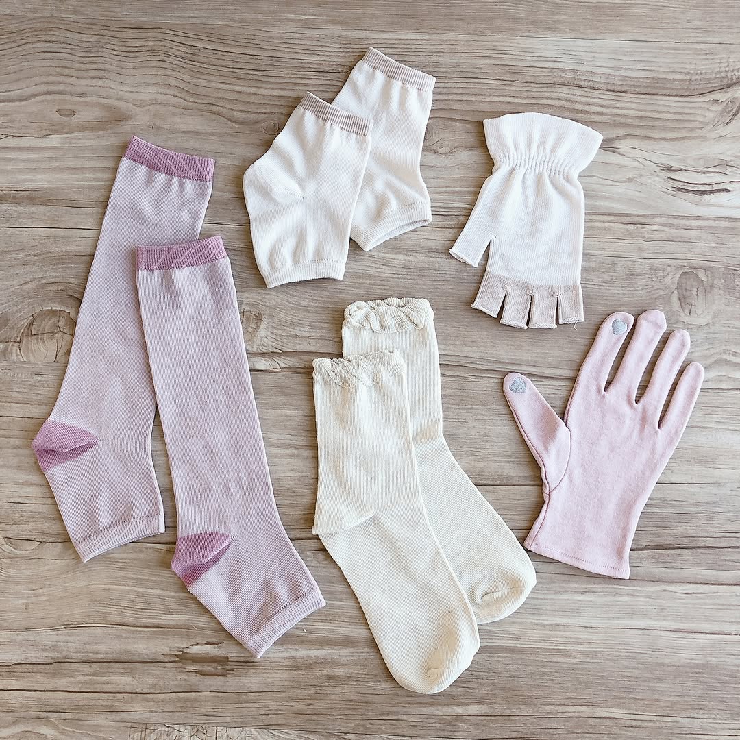 キャンドゥ 保湿グローブ 保湿ソックス