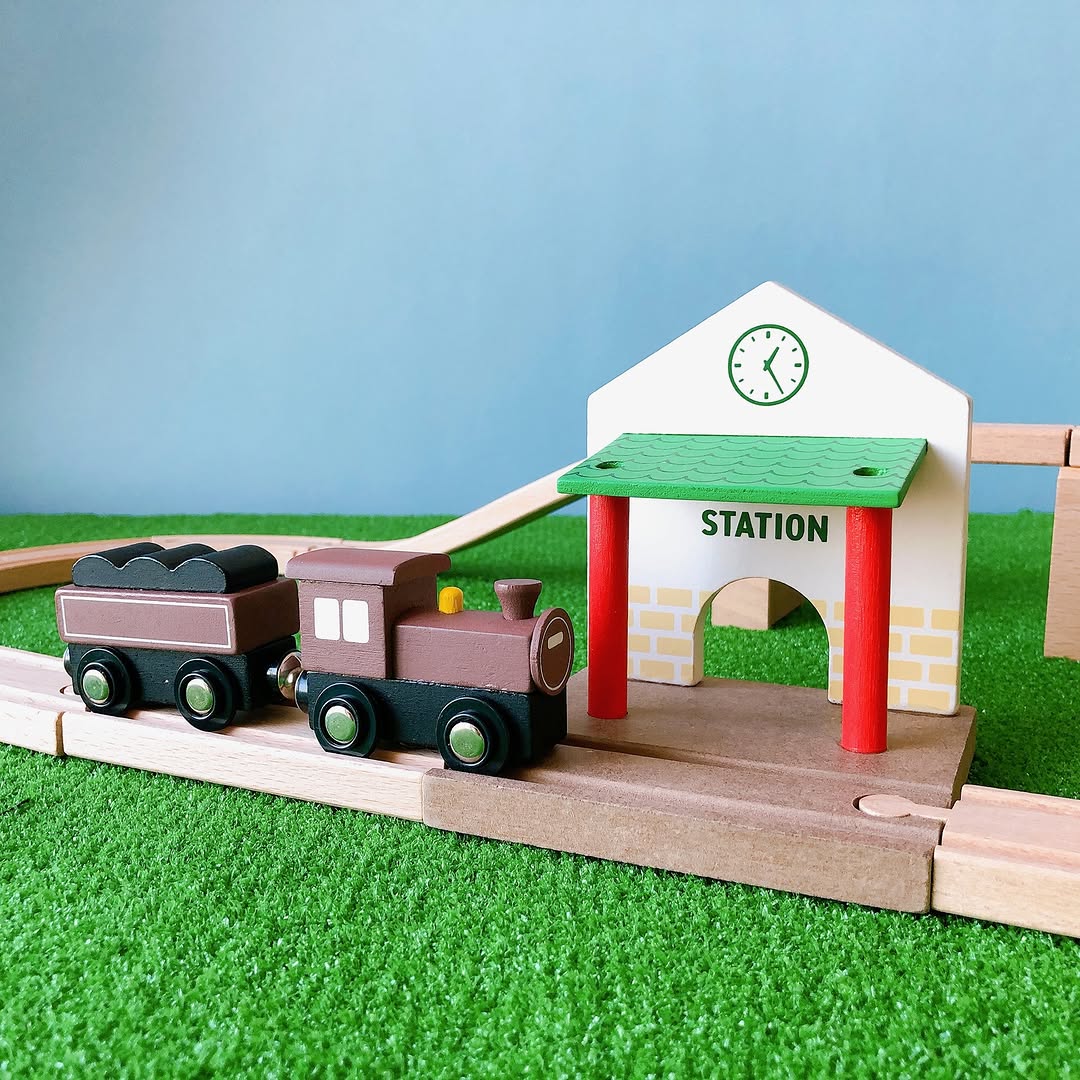 キャンドゥ 木製汽車シリーズ