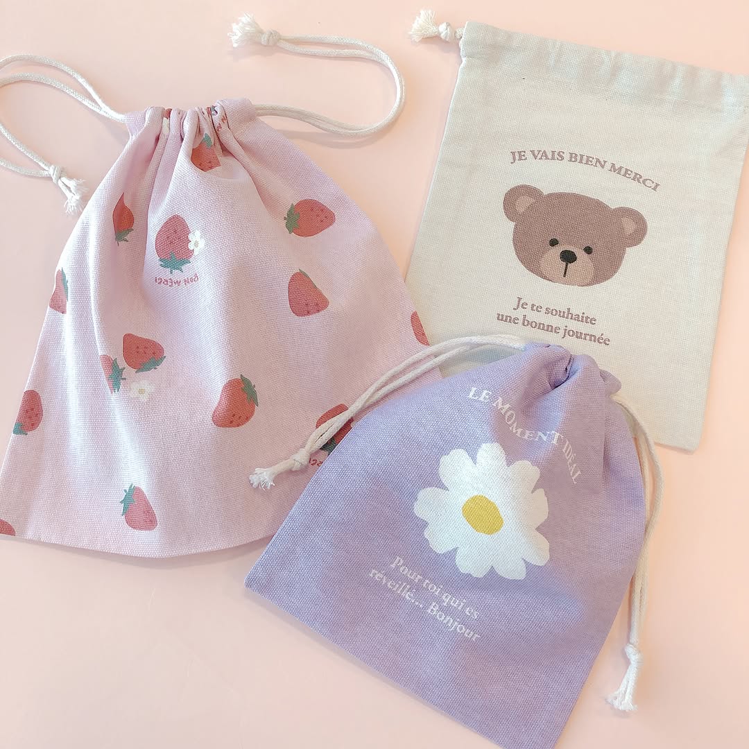 キャンドゥ コットン巾着袋 ベアー マーガレット ストロベリー