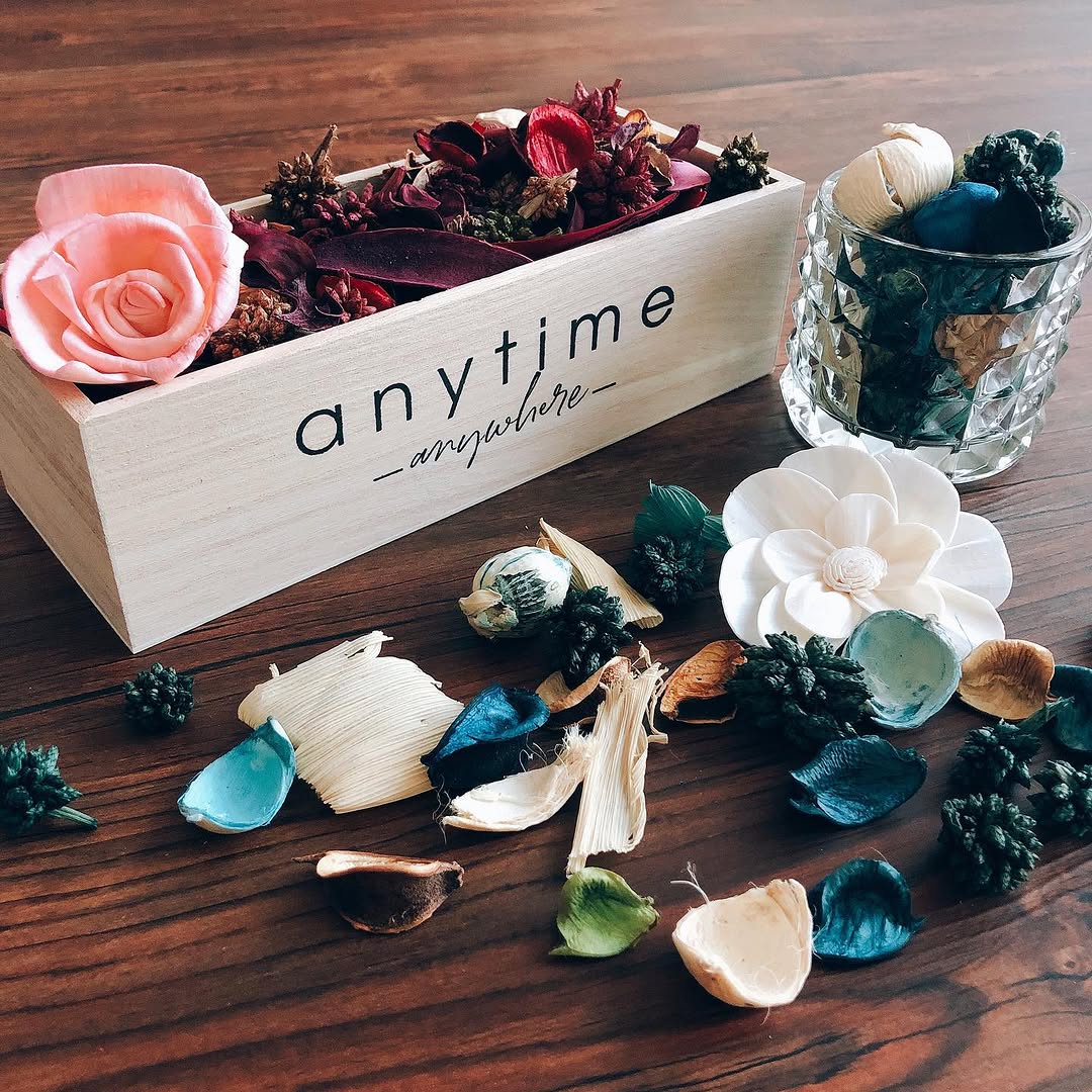 キャンドゥのポプリと木製BOX、キャンドルホルダーの雑貨アイテム