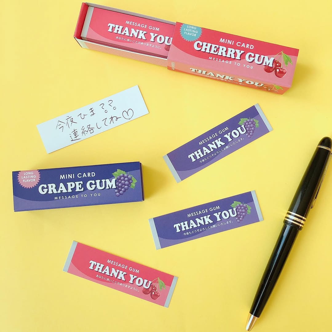 ボックス入りミニカードガム風のパッケージ