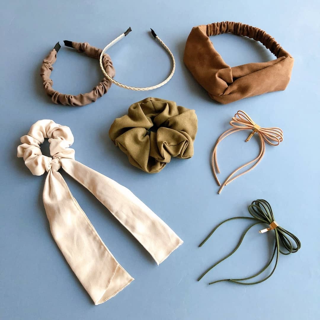 スエード調ヘアアクセサリーのイメージ