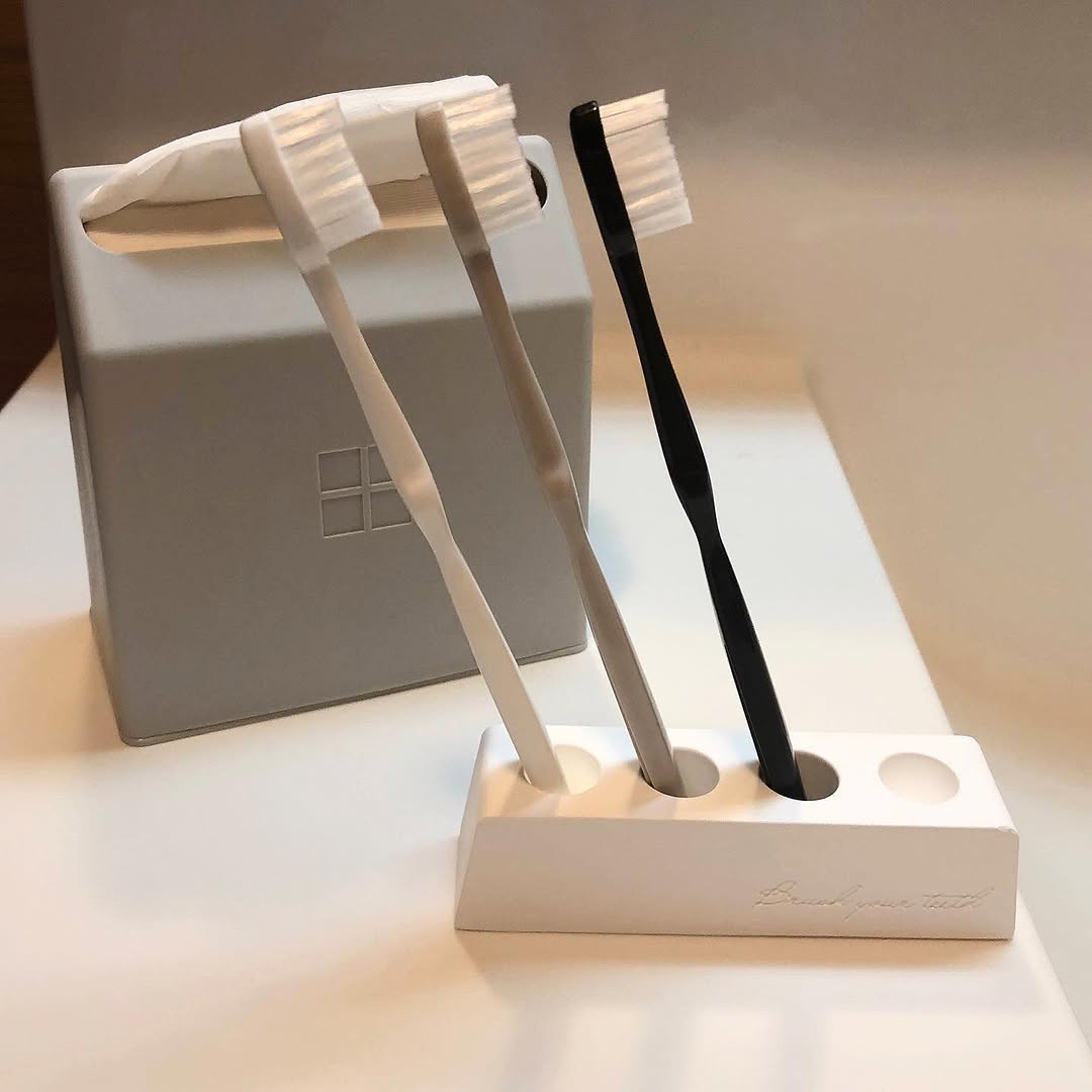 キャンドゥの歯ブラシスタンドとティッシュケース