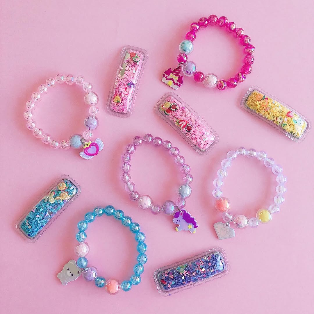 キャンドゥ キッズアクセサリー モチーフ付きブレスレットとシャカシャカフレークのヘアピンセット